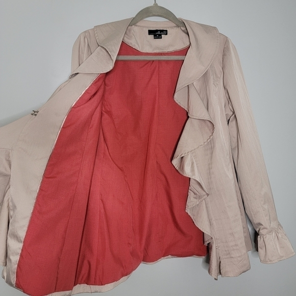 Willi Smith Medium Cream Ruffle Blazer Jacket with Orange Lining - Picture 7 of 14